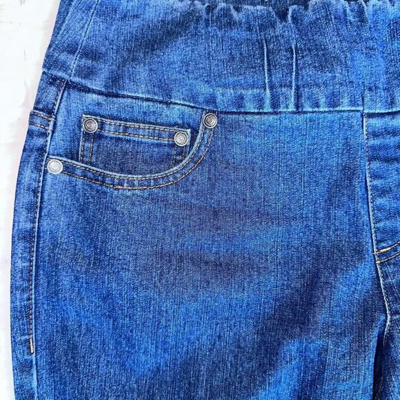 NWOT Women’s Size 8 Chadwicks Pull On Medium Blue Denim Jeans - Picture 3 of 8